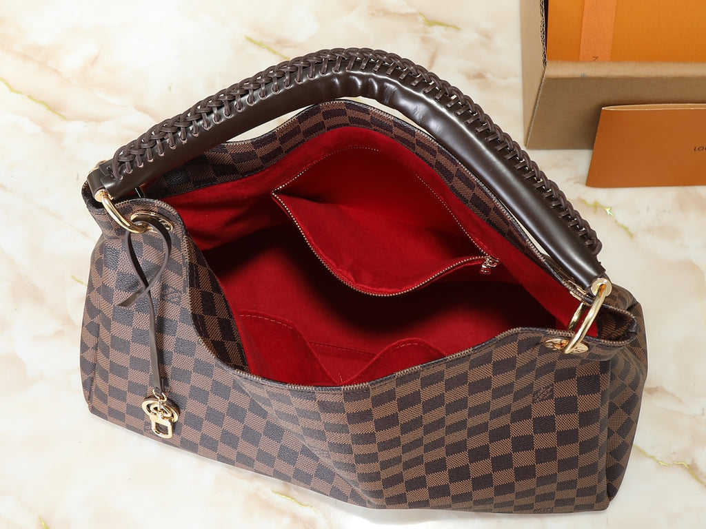 B1P46E67 Popular bag
