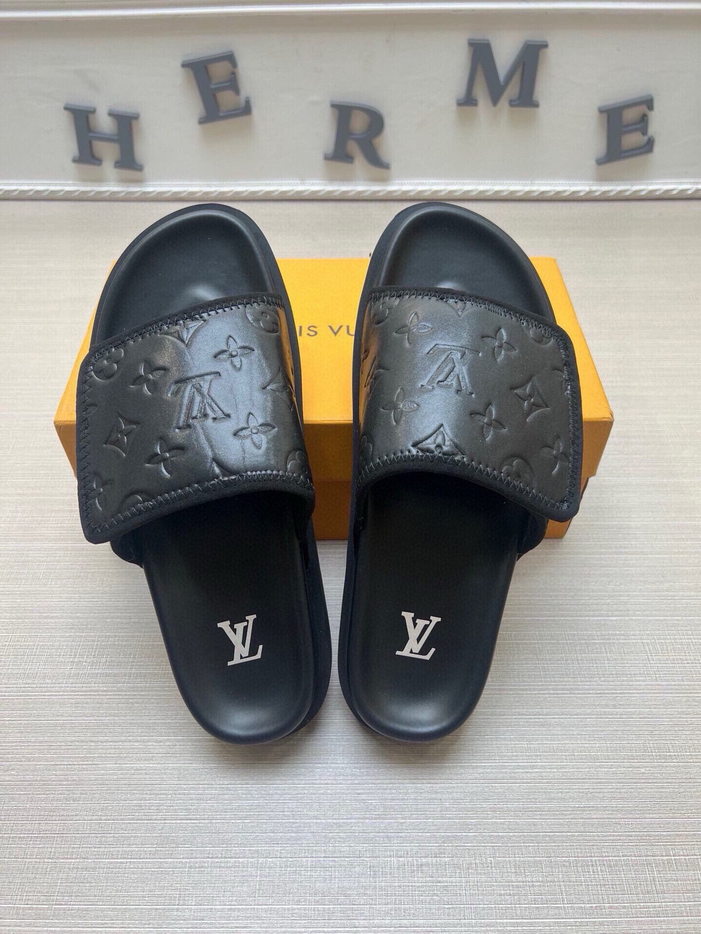 Z5LE210 Popular Slippers