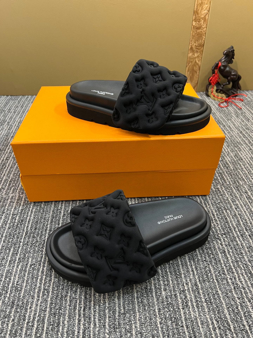 Z5XE119 Popular leather quality Slippers