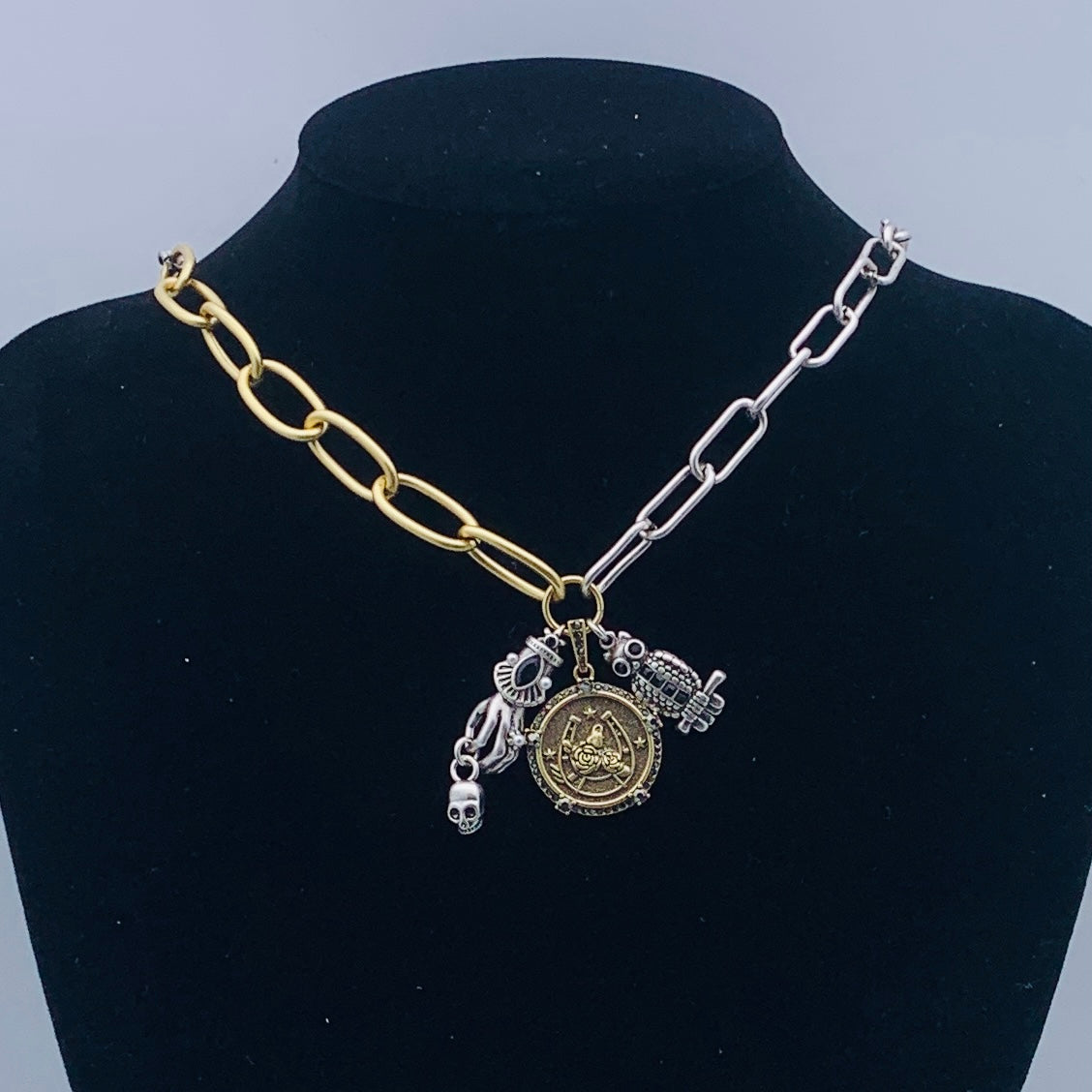X1Q85Q386X Popular Necklaces