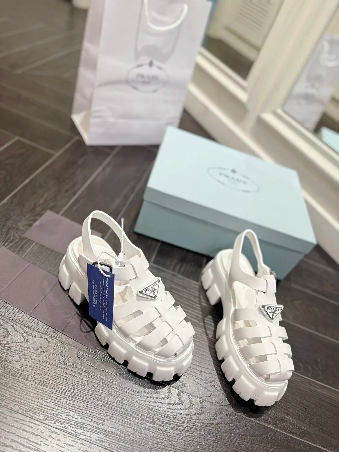 Z2R85P51  Popular high-quality shoes