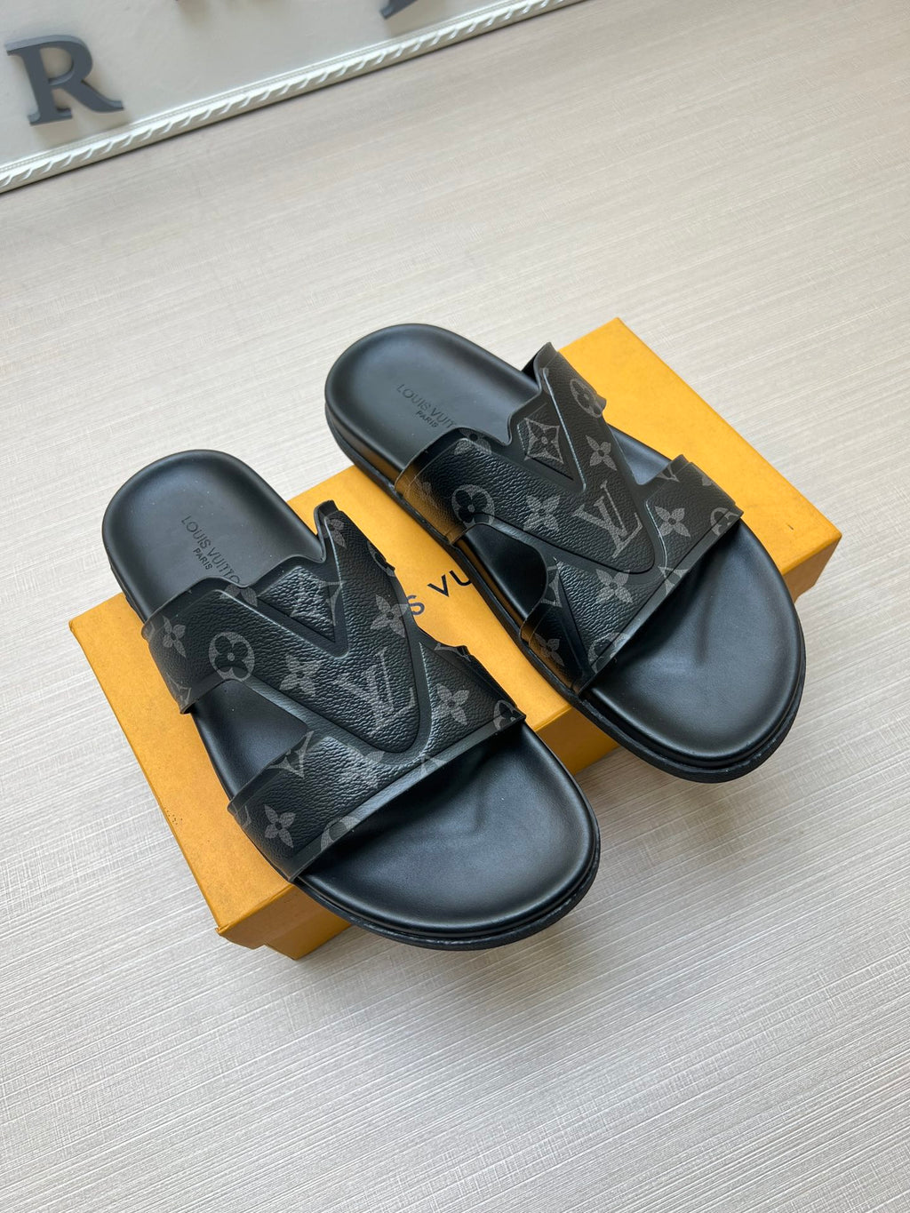 Z5ZE111 Popular slippers