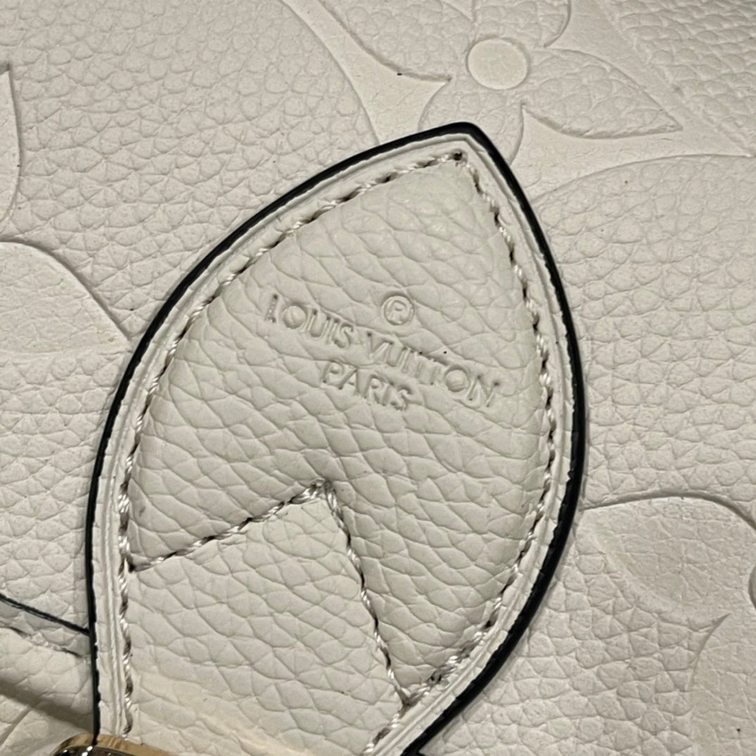 B12X44E318 Popular   leather bag 