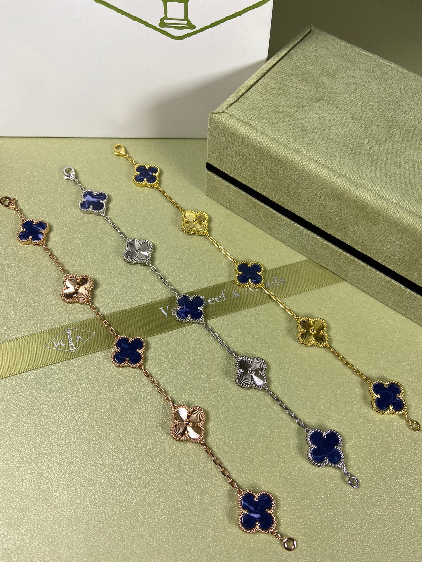 X5X94VA181K  Popular bracelets  5 flowers normal size1.5cm flower