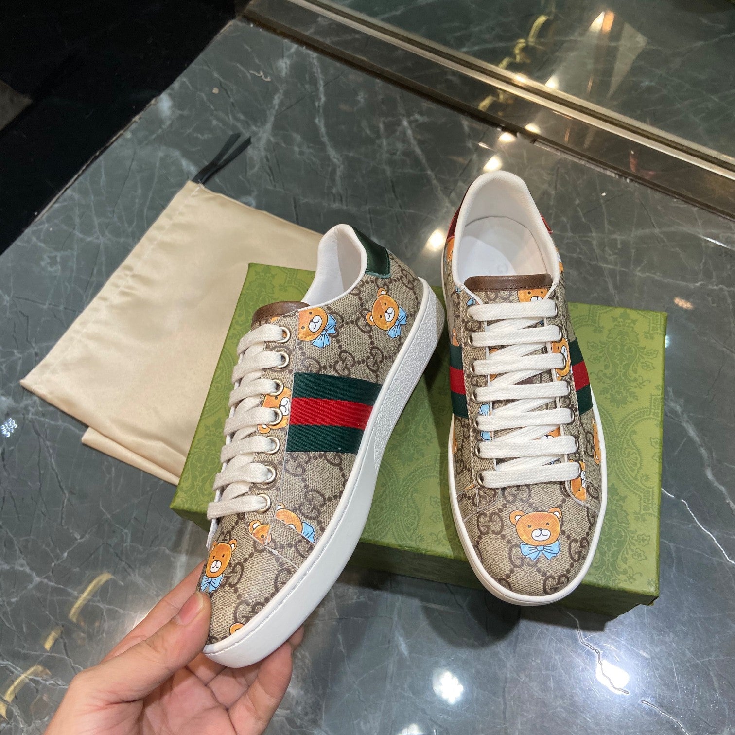 Z2Q105B196 Popular high-quality Shoes