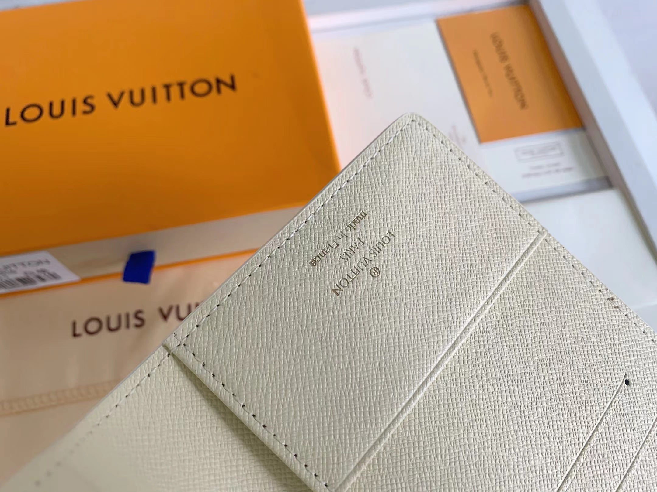 B1A42E300 Popular  leather wallets