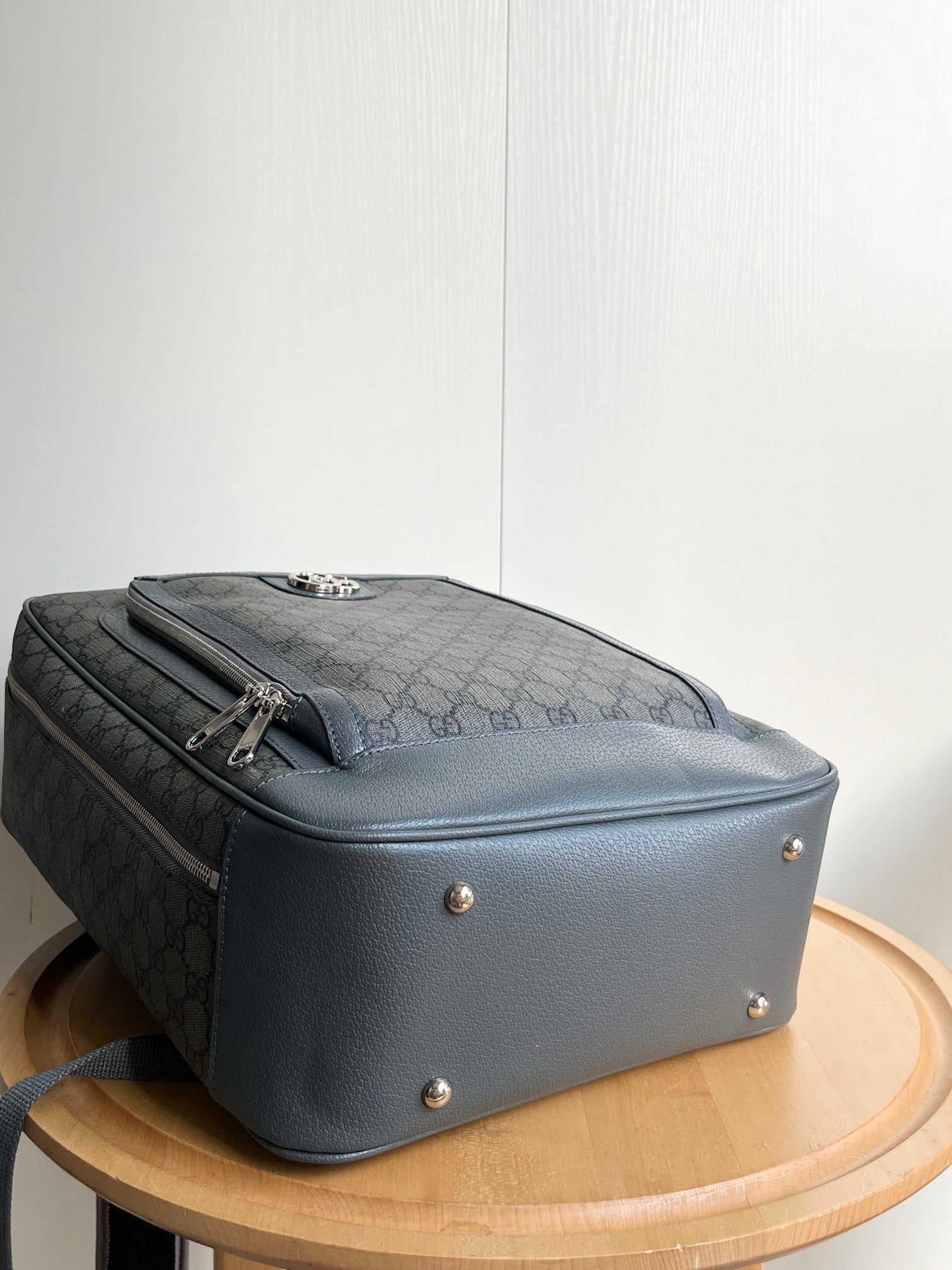 B1R15B128 Popular leather bag