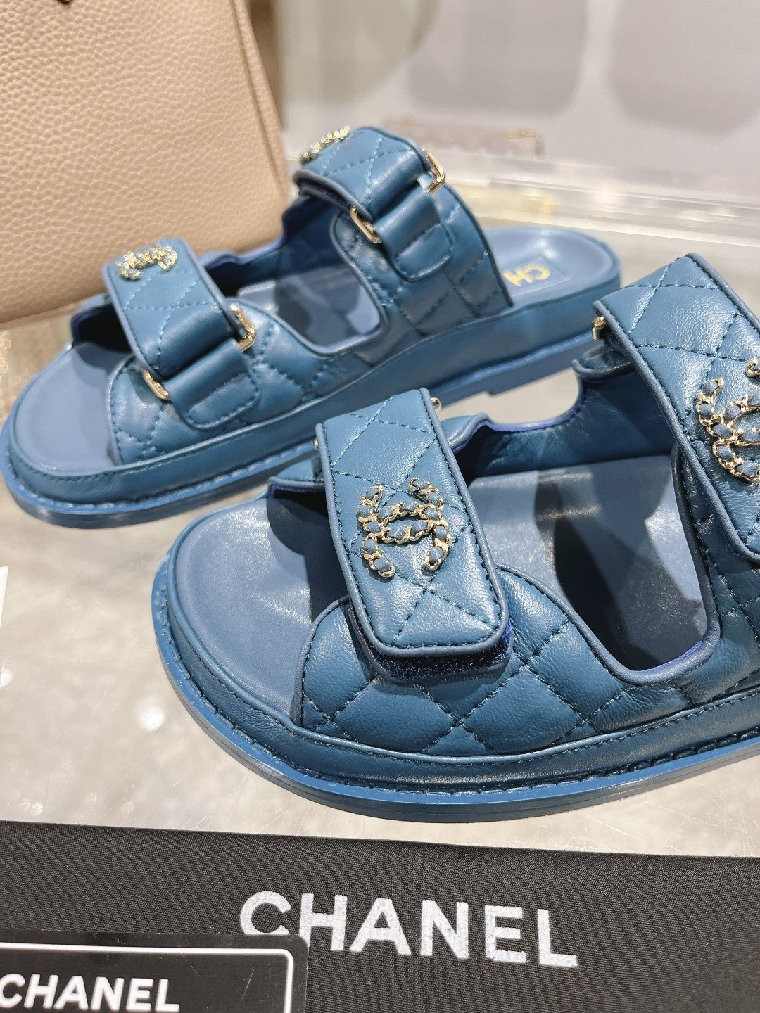 Z2R45C6  Popular leather shoes