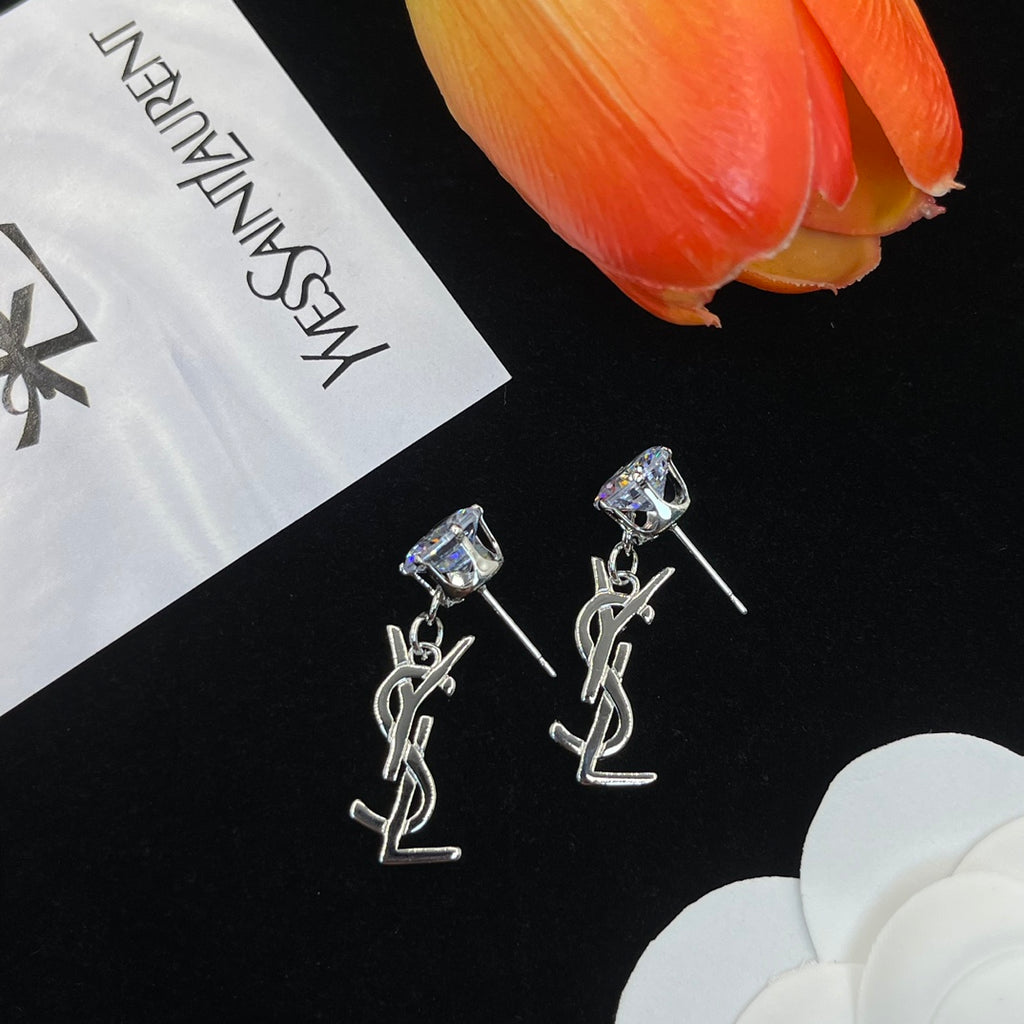 X1Z84SL610E Popular earrings