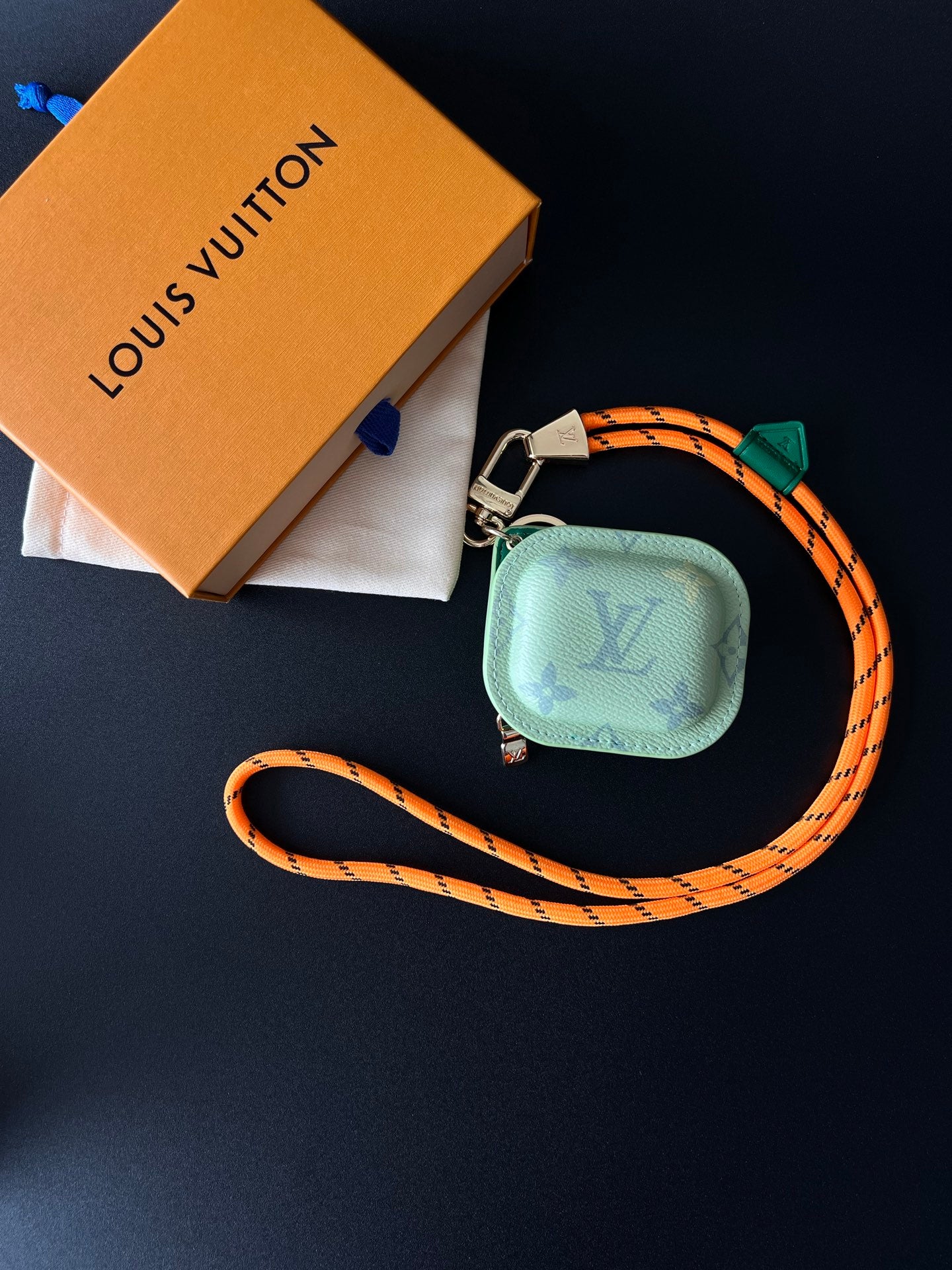 A1R76E66 Popular bag 's charms accessories