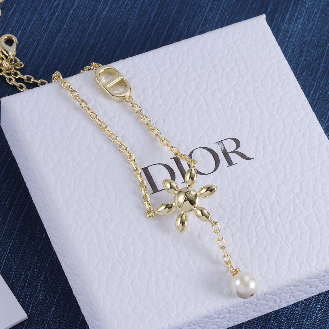 X1R75D26X Popular   Necklaces .