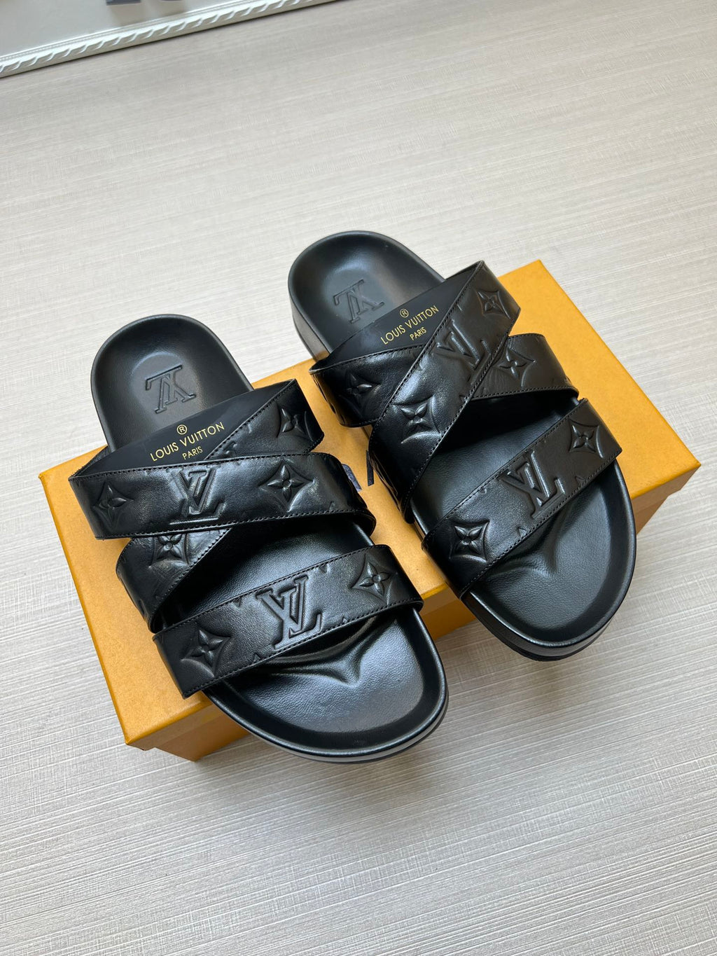 Z5ZE89 Popular slippers