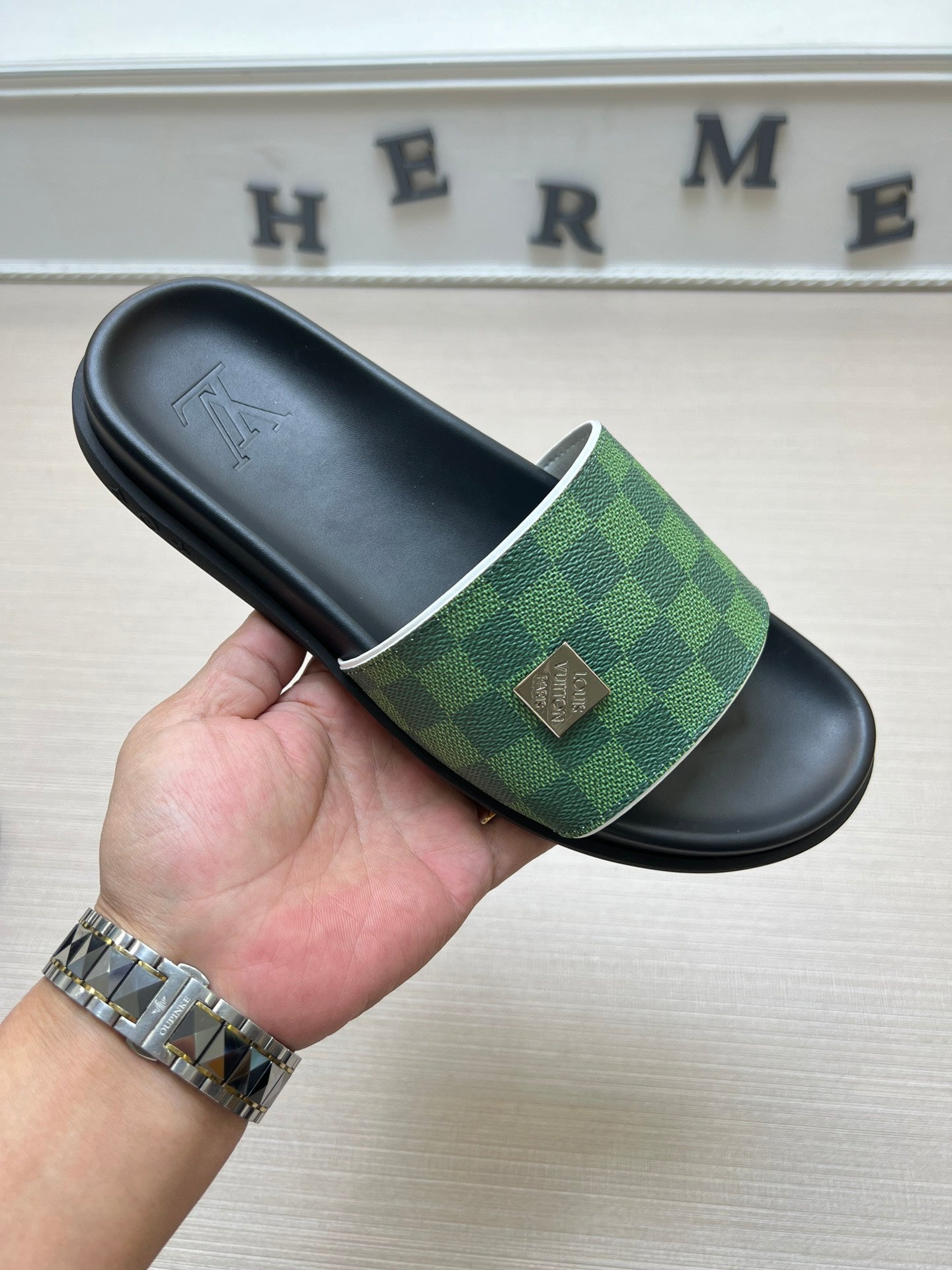 Z5ZE69 Popular slippers