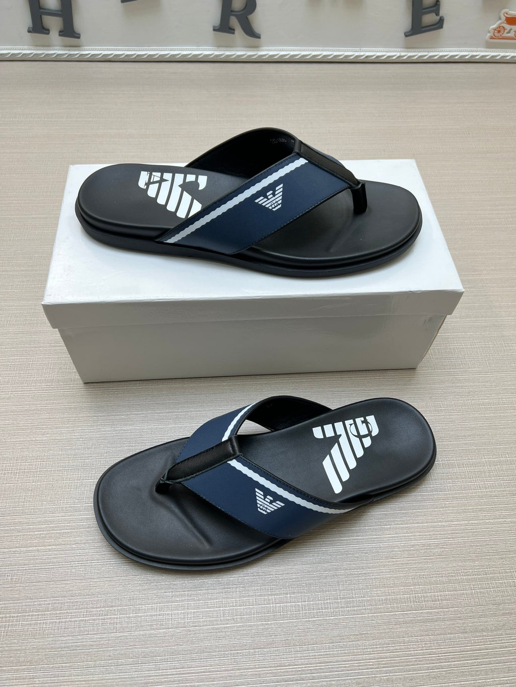 Z5ZA104 Popular slippers