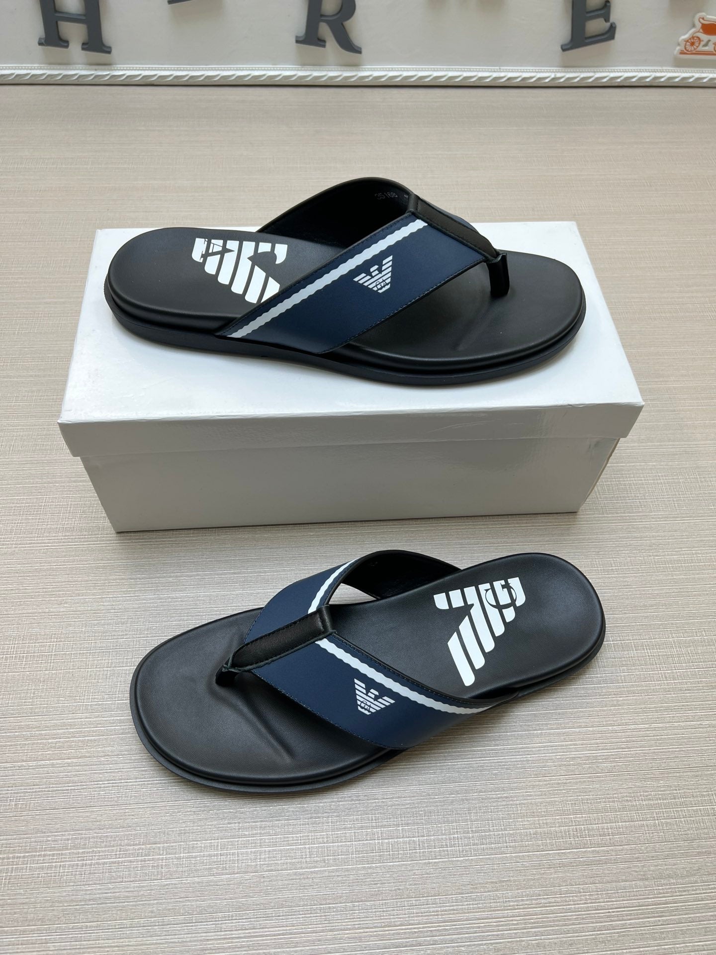 Z5ZA104 Popular slippers