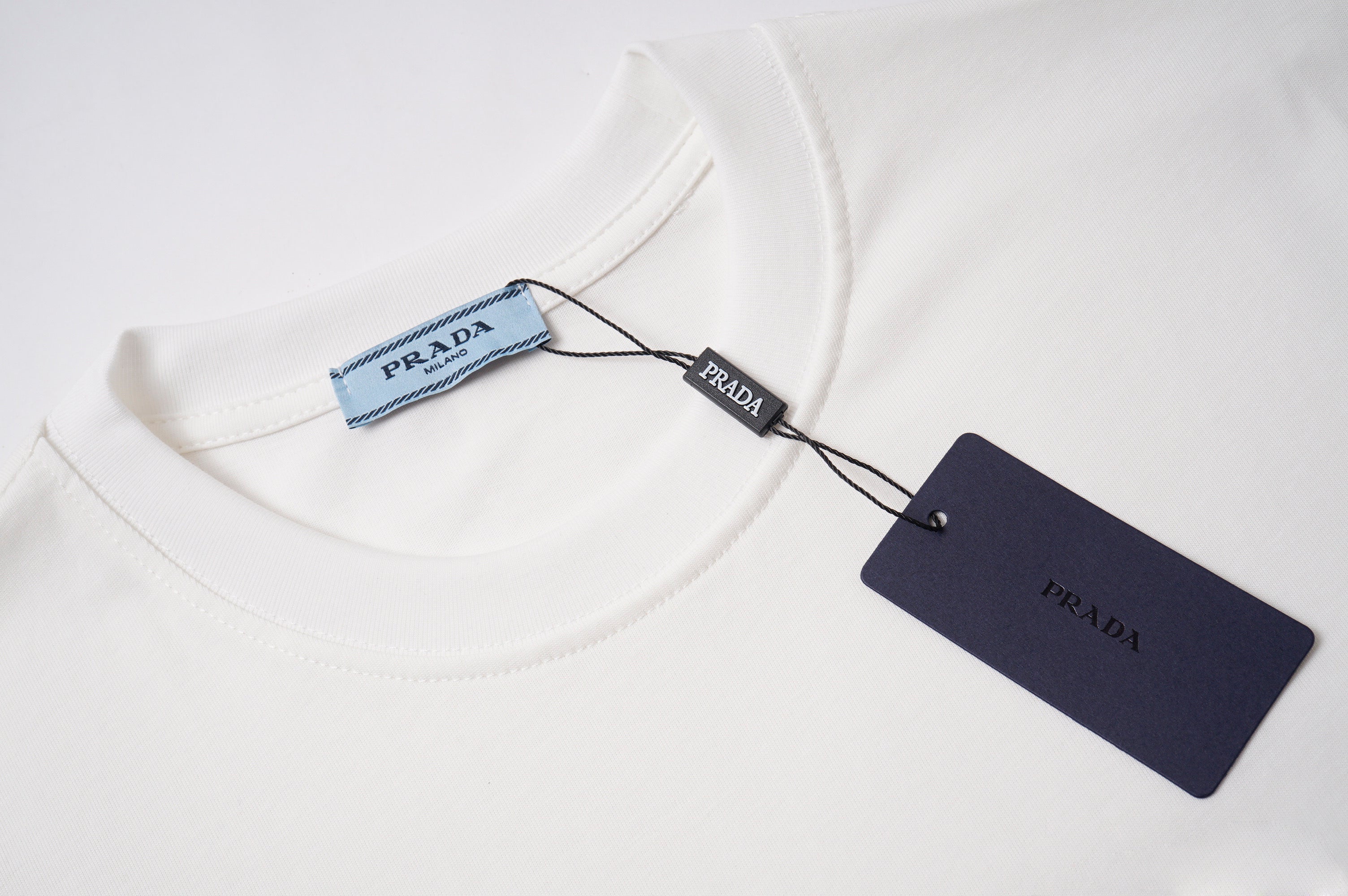 U1R76P52 Popular T-shirts