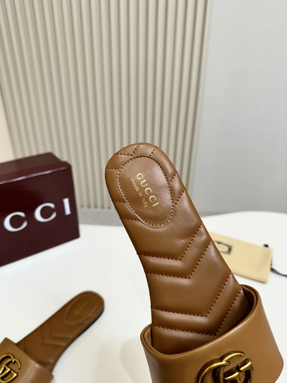 Z2R66B5 Popular high-quality leather shoes