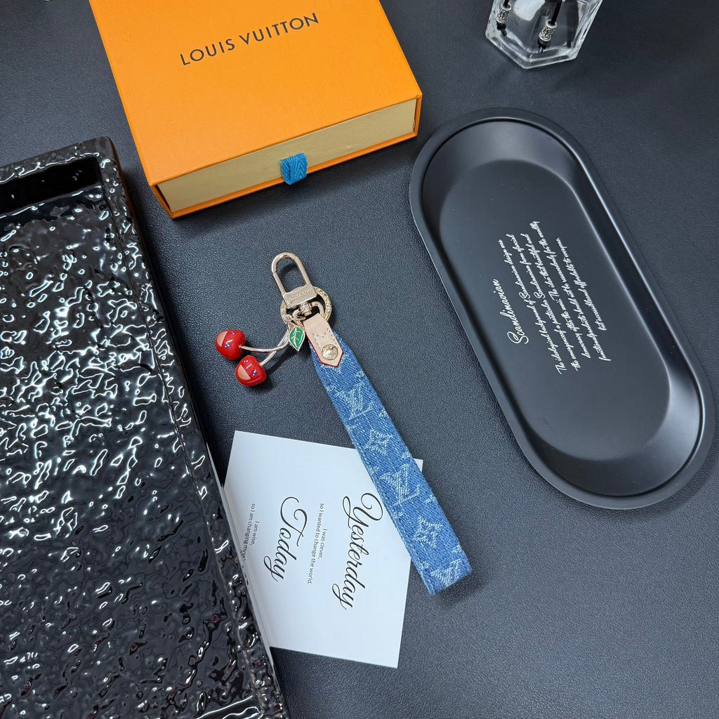 A1Q95E4 Popular bag 's charms accessories