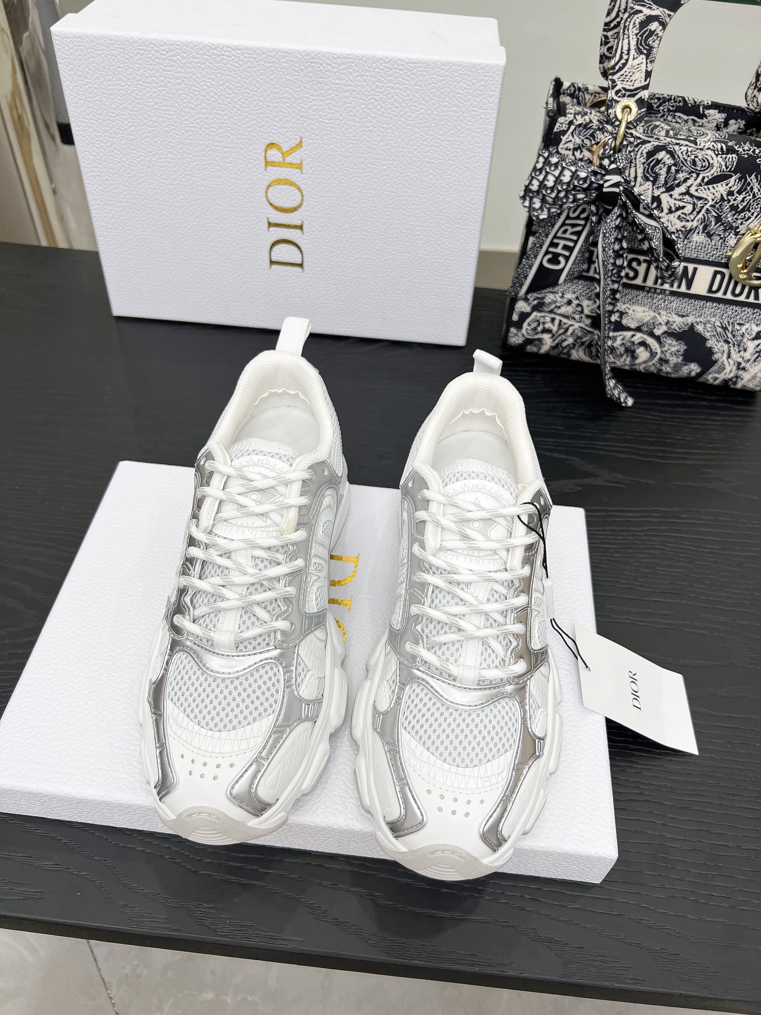 Z2Q105D312 Popular high-quality Shoes