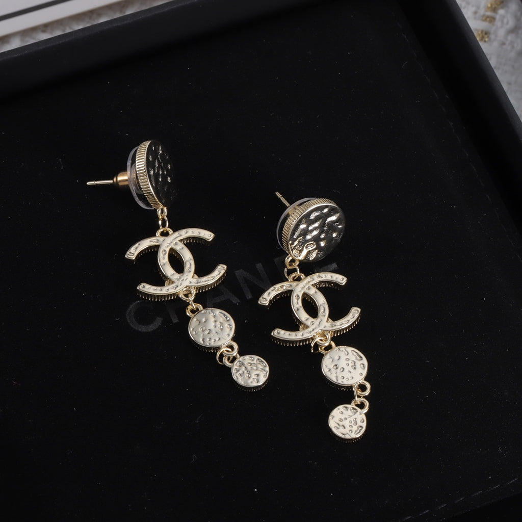 X1Z54C372E Popular Earrings