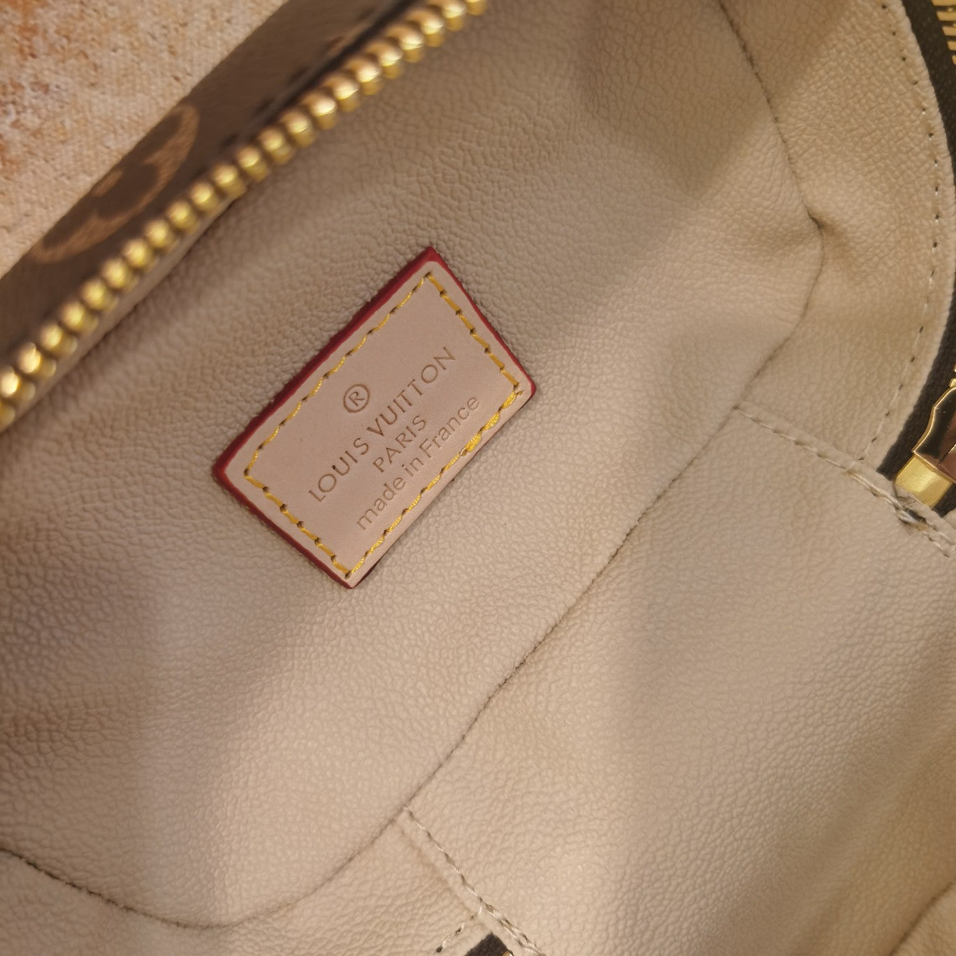 B1X34E273 Popular  leather bag 