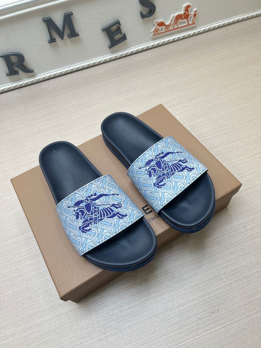 Z5ZR119 Popular slippers
