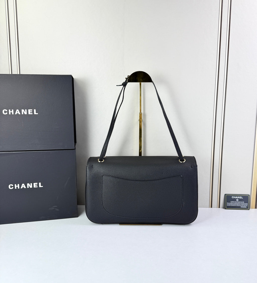 B1R76C35 Popular leather bag