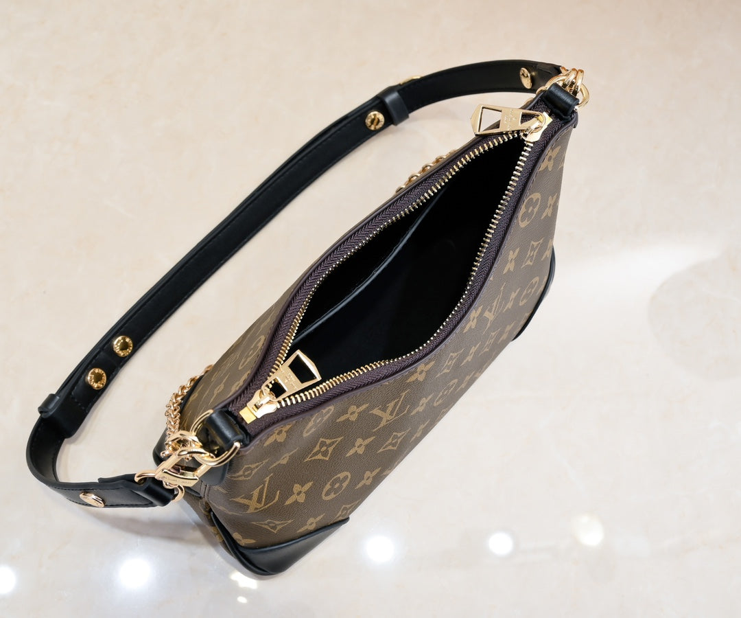 B1W15E35 Popular  leather bag