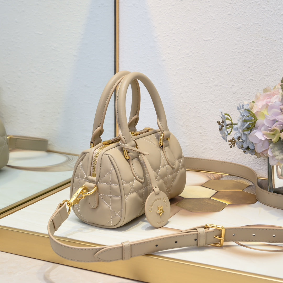 B1W15D32 Popular  leather bag