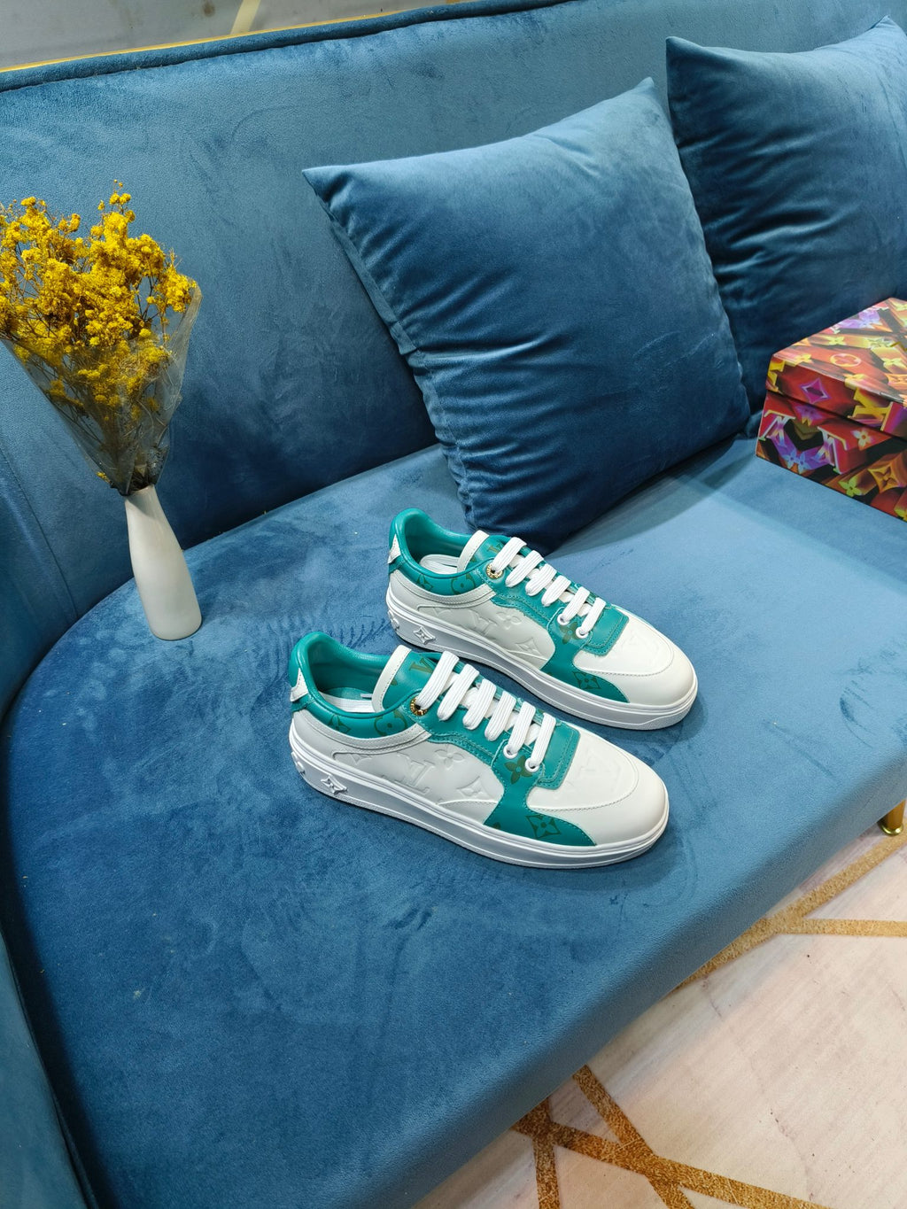 Z2YE45 Popular Sneakers