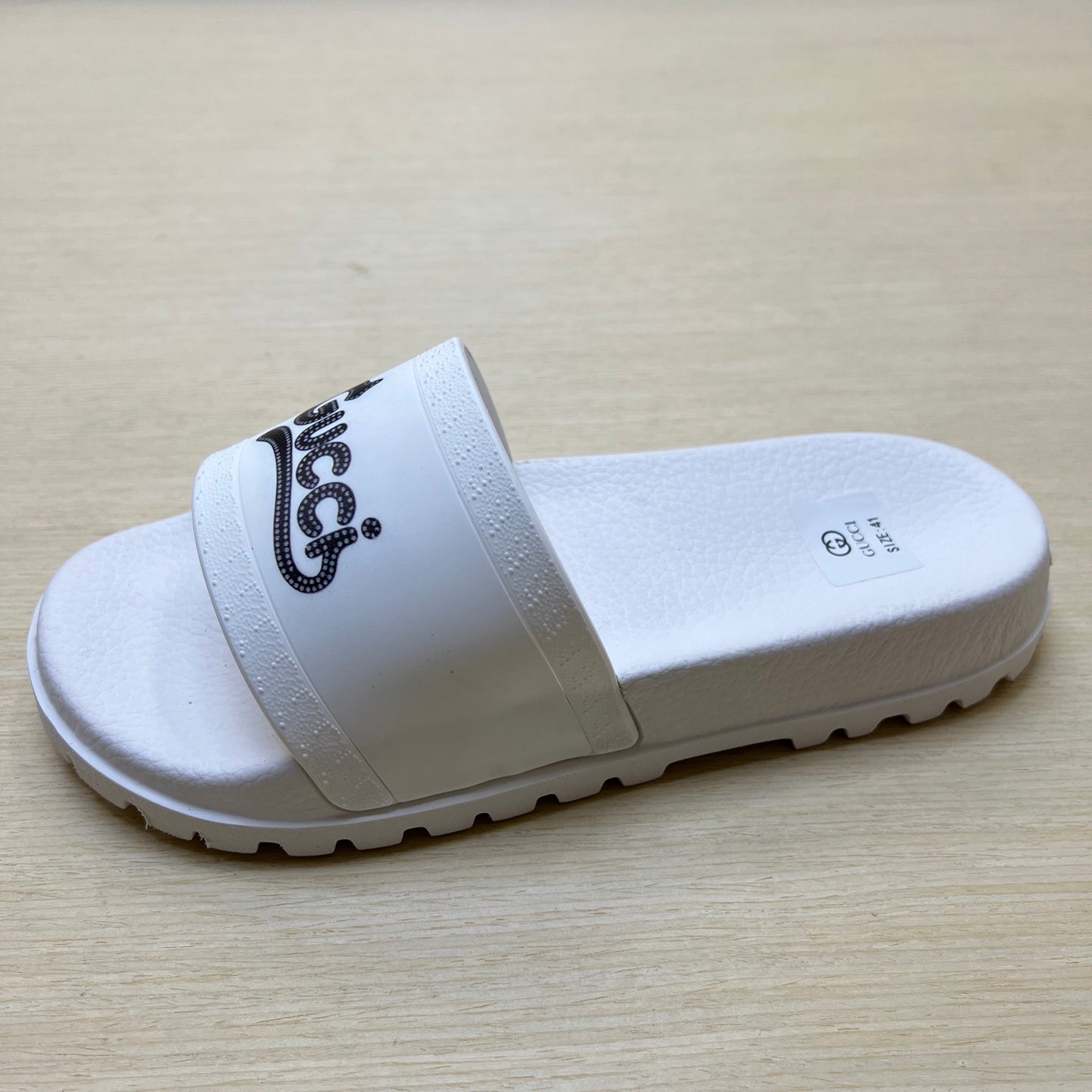 Z5R76B1 Popular Slippers