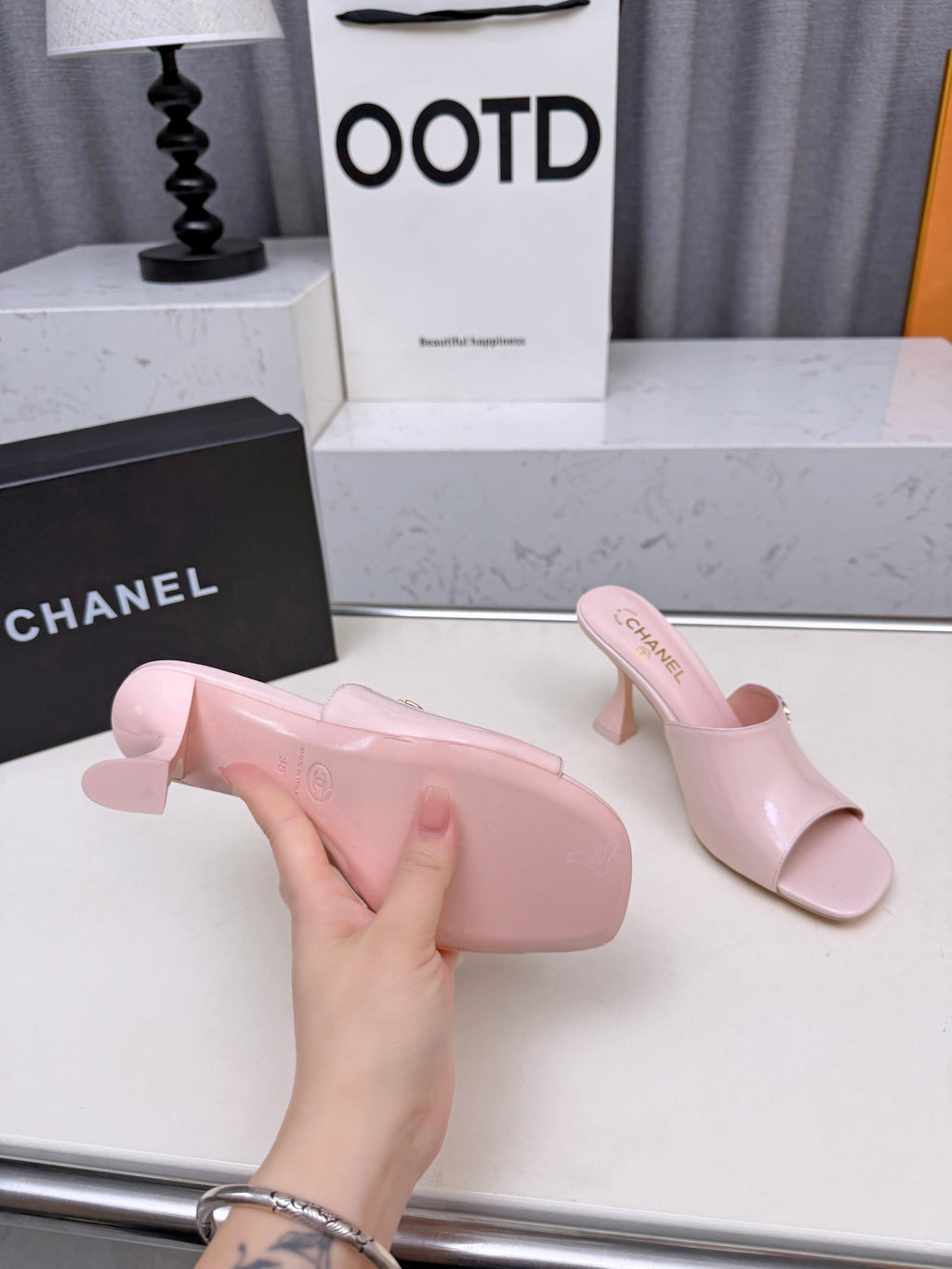 Z2X66C46 Popular leather High heels