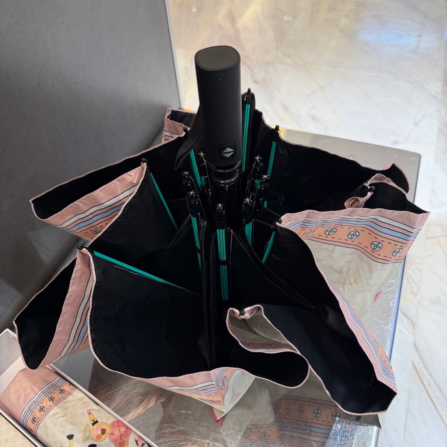 J1N46E18 Popular UV resistant umbrella