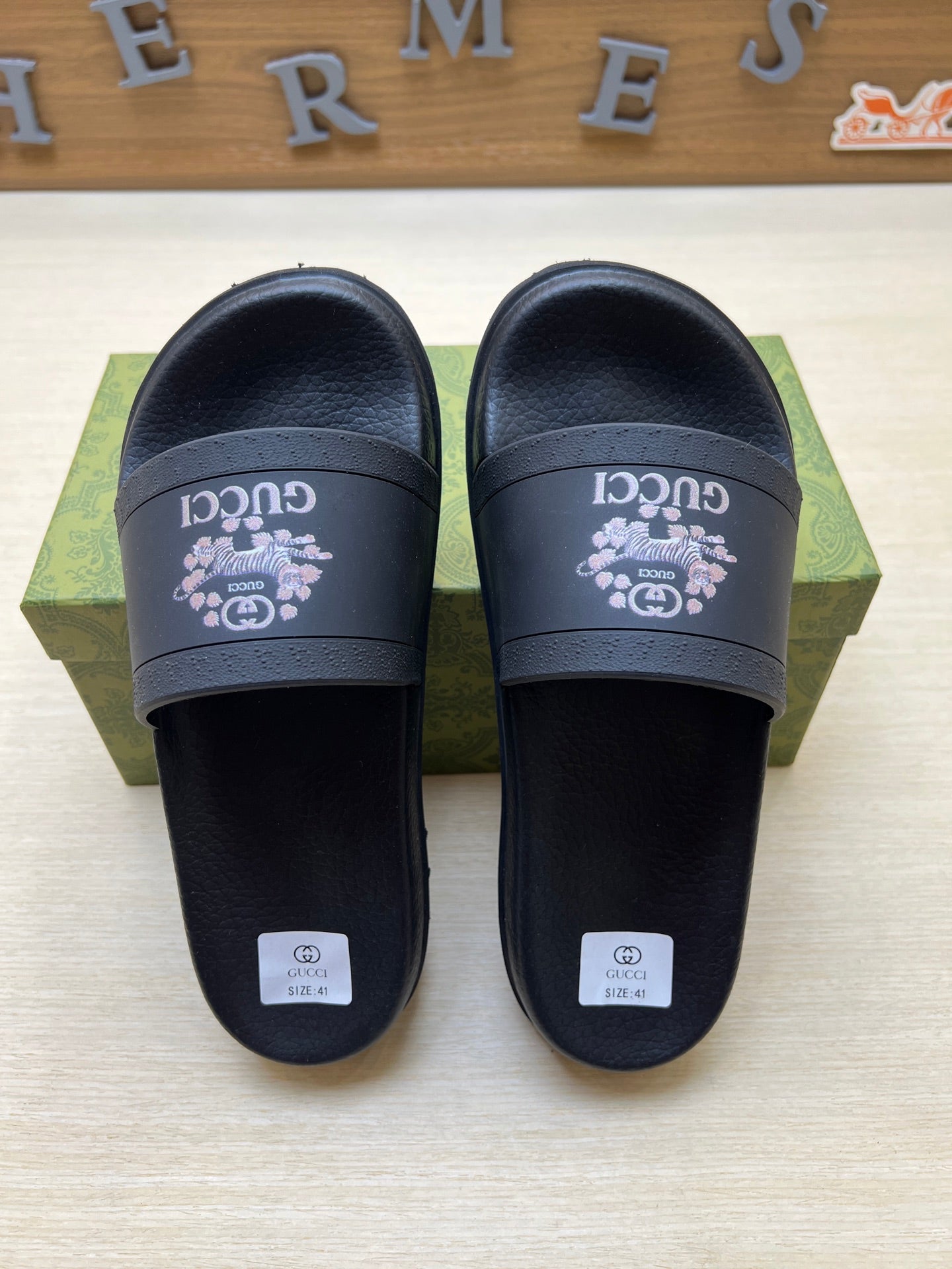 Z5R66B29 Popular Slippers