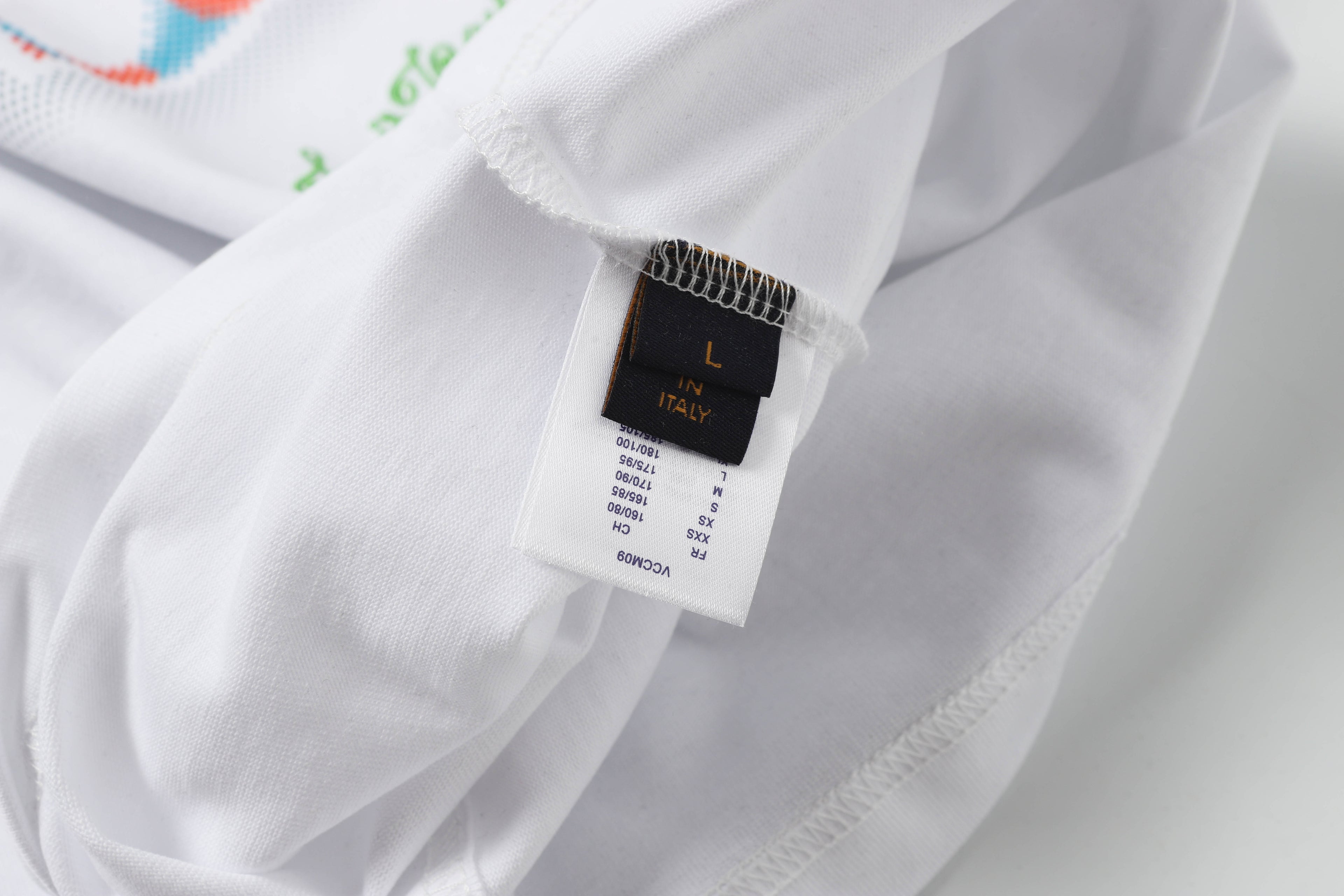 U1R45E147 Popular T-shirt