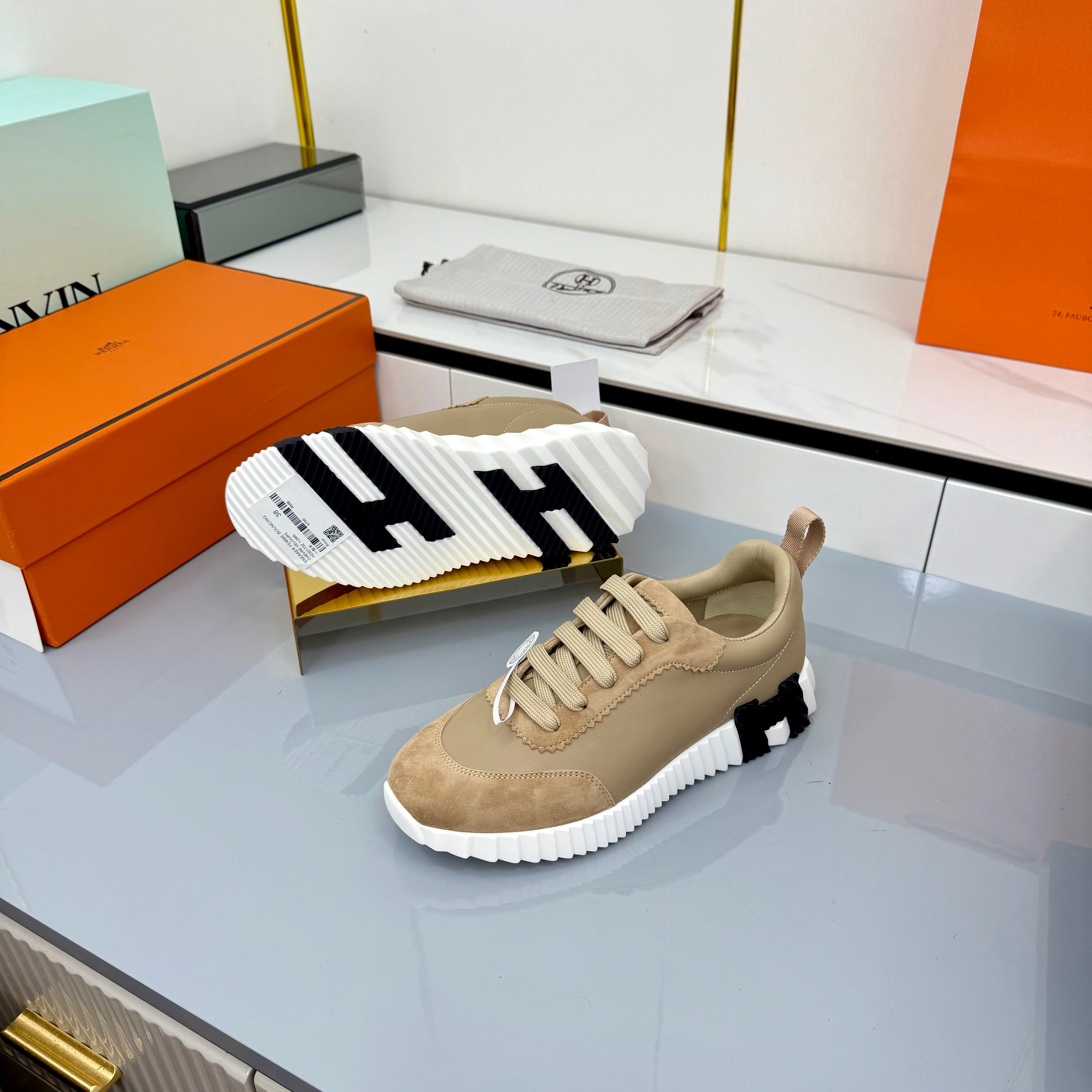 Z2Q95H132 Popular high-quality  Shoes