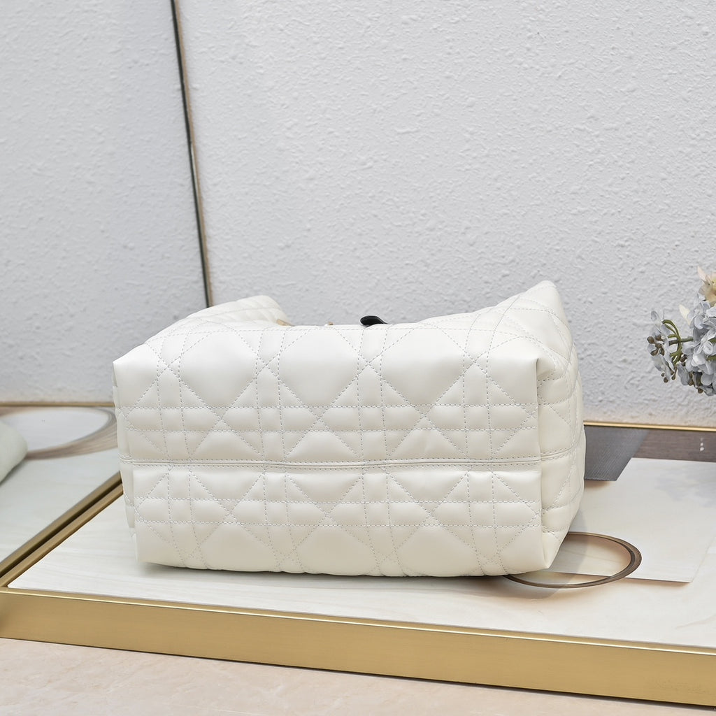 B1R76D40 Popular leather bag