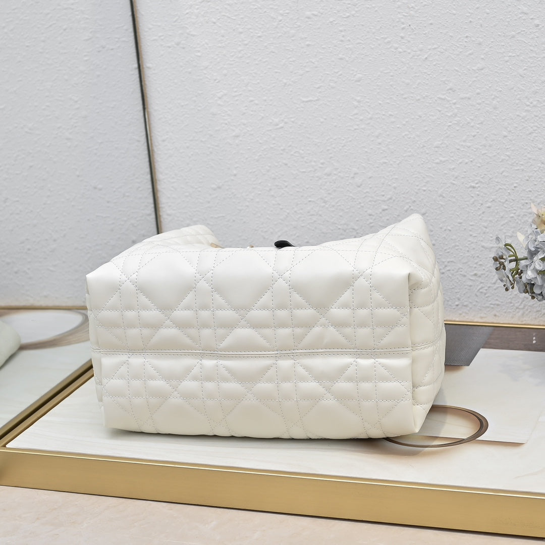 B1R76D40 Popular leather bag