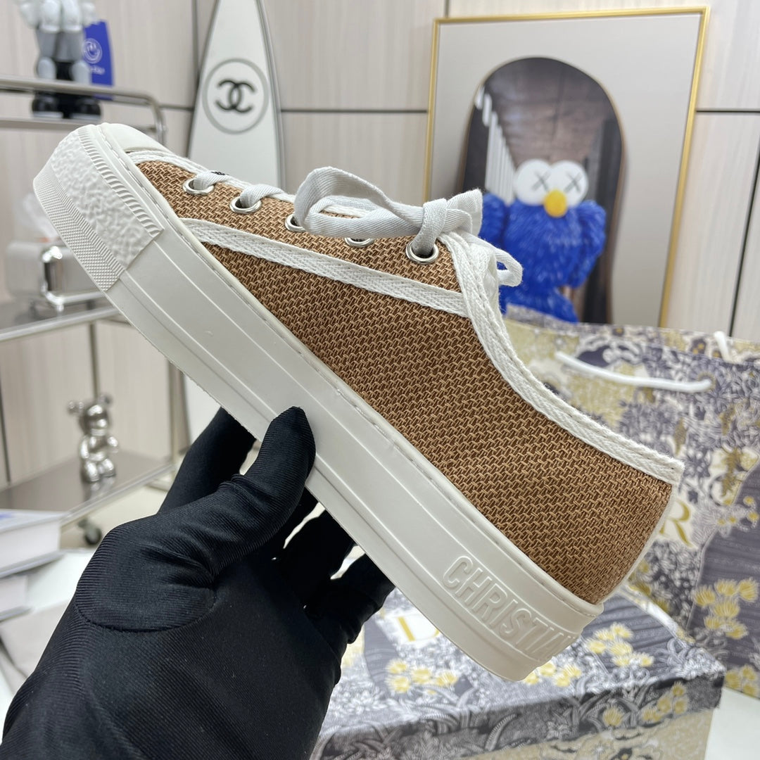 Z1XD66 Popular shoes