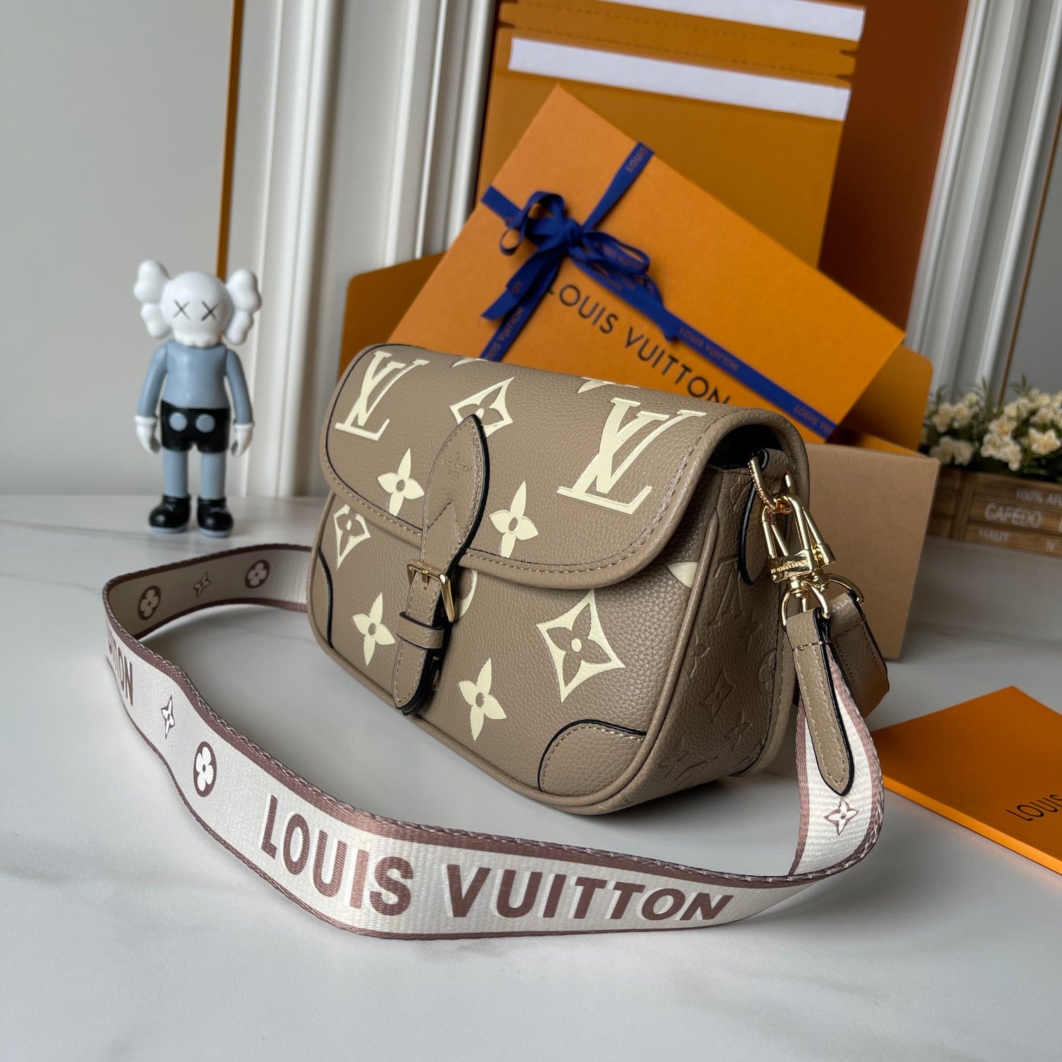 B1P36E38 Popular leather bag