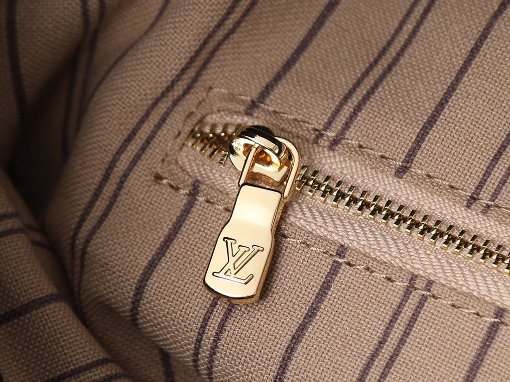 B1P46E65 Popular leather bag