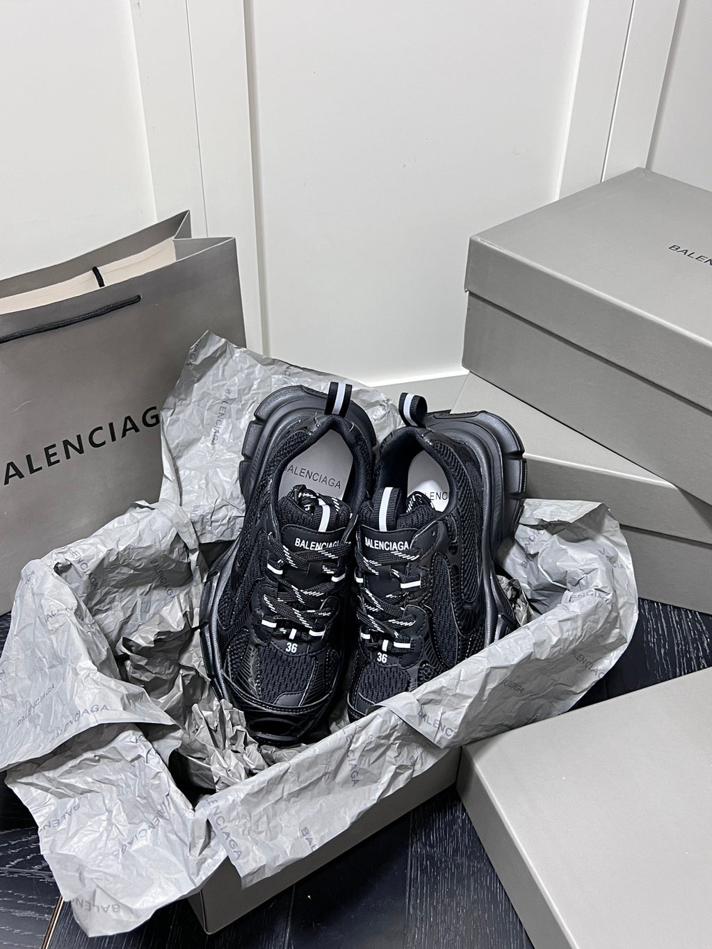 Z1Z54J115 Popular shoes