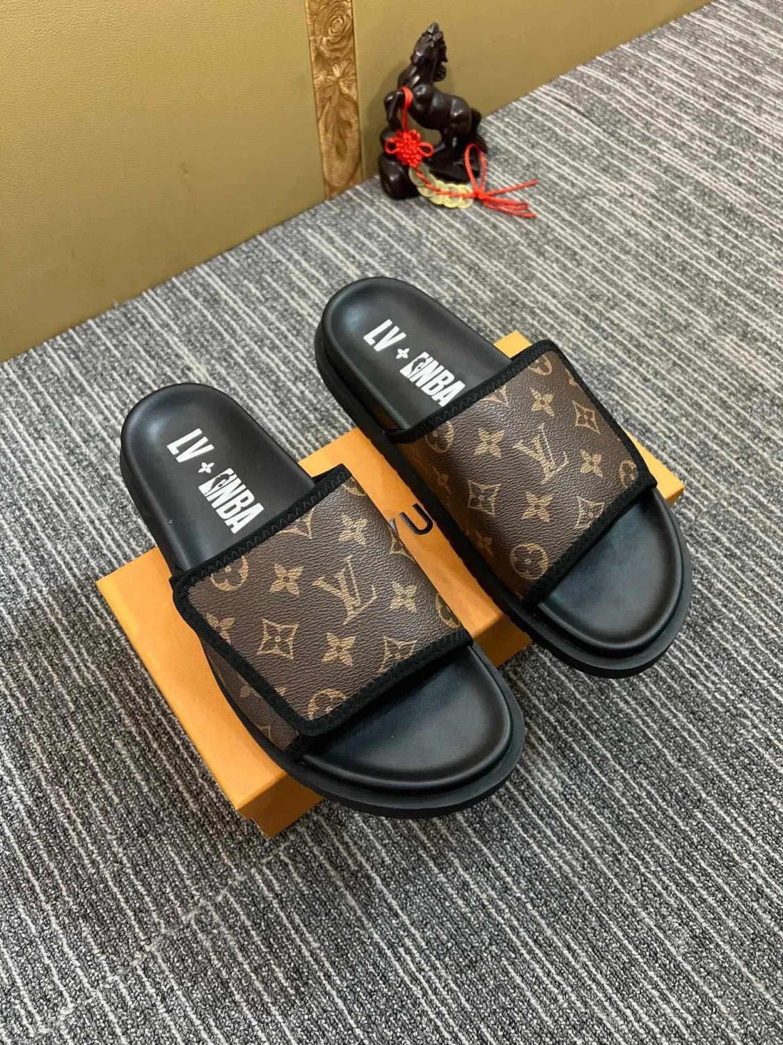 Z5YE47 Popular Slippers