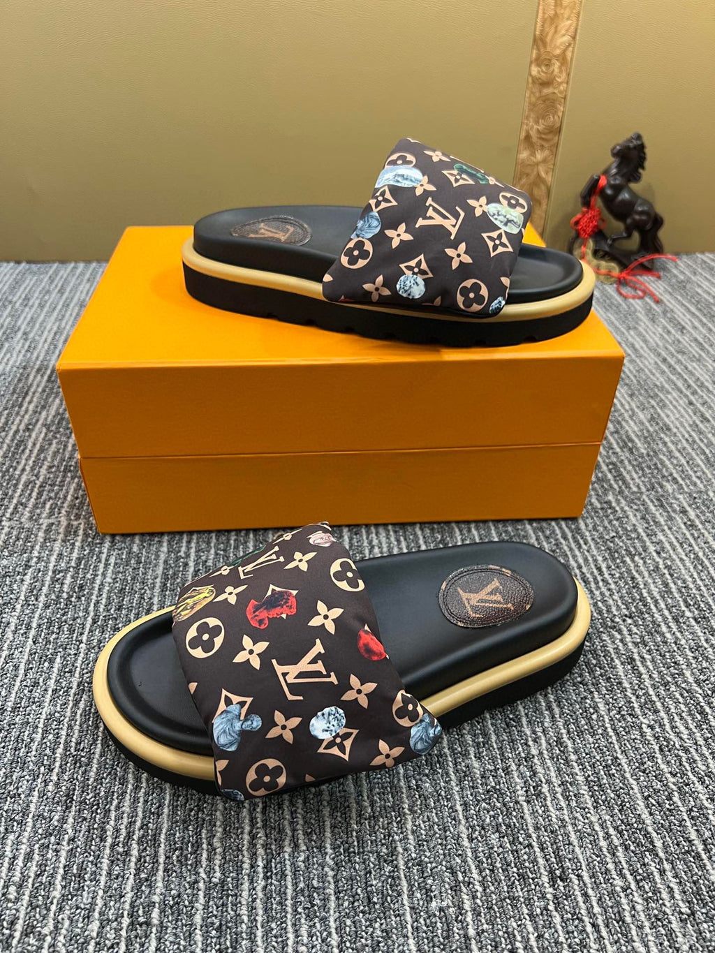 Z5XF120 Popular leather quality Slippers