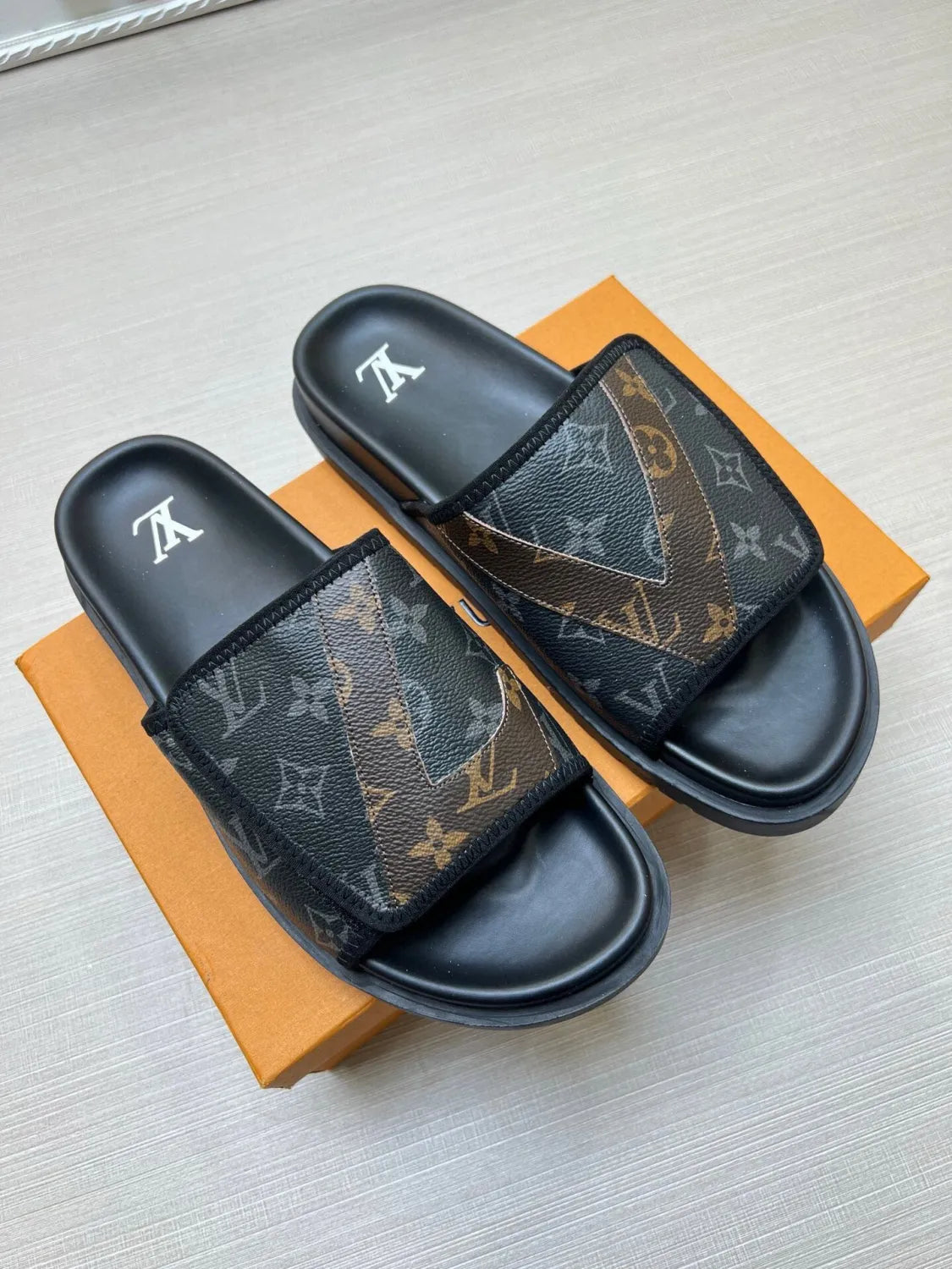 Z5WE251 Popular Slippers