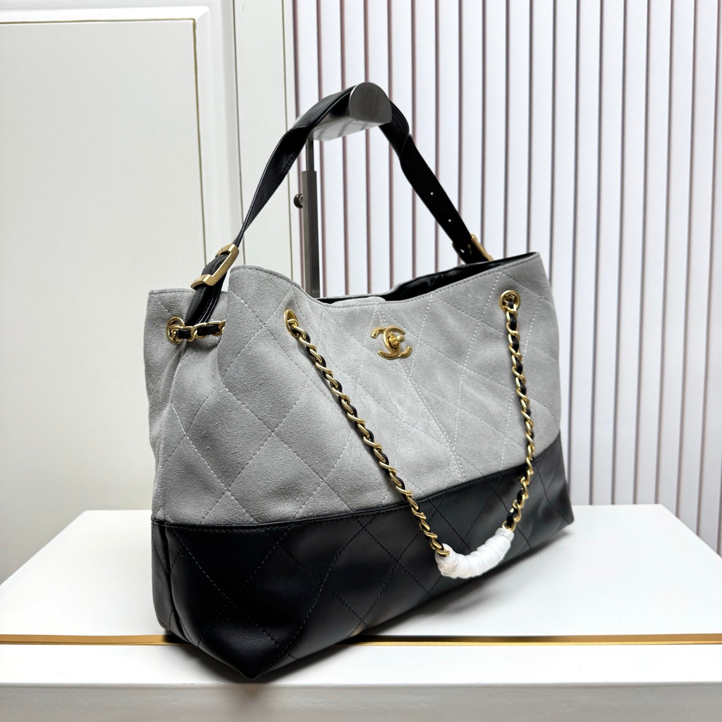 B1P46C17 Popular leather bag