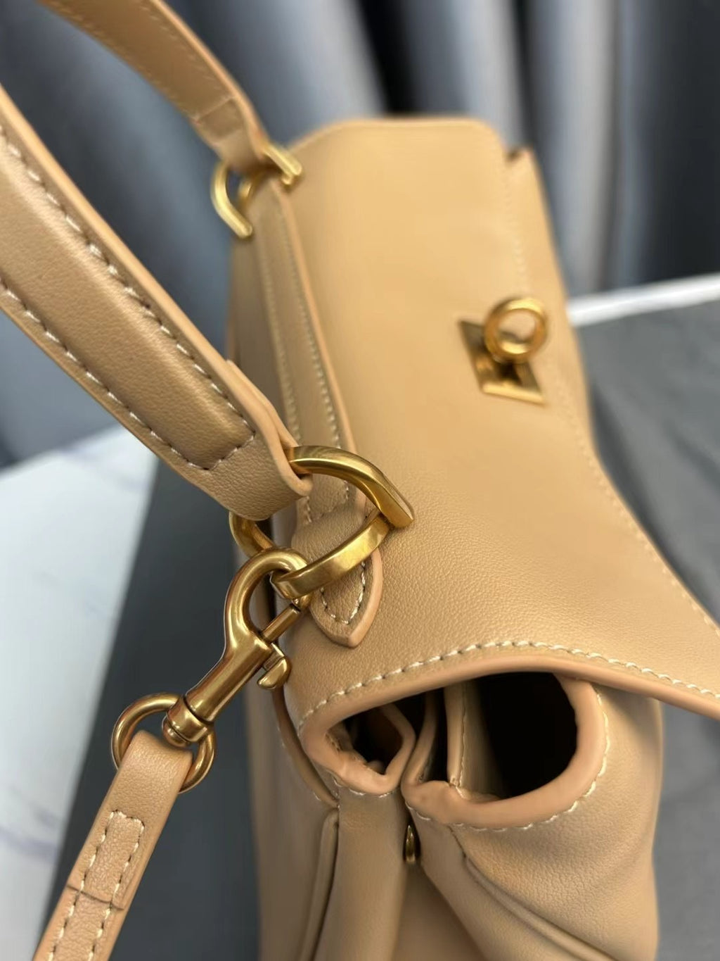 B1X15J3 Popular  leather bag