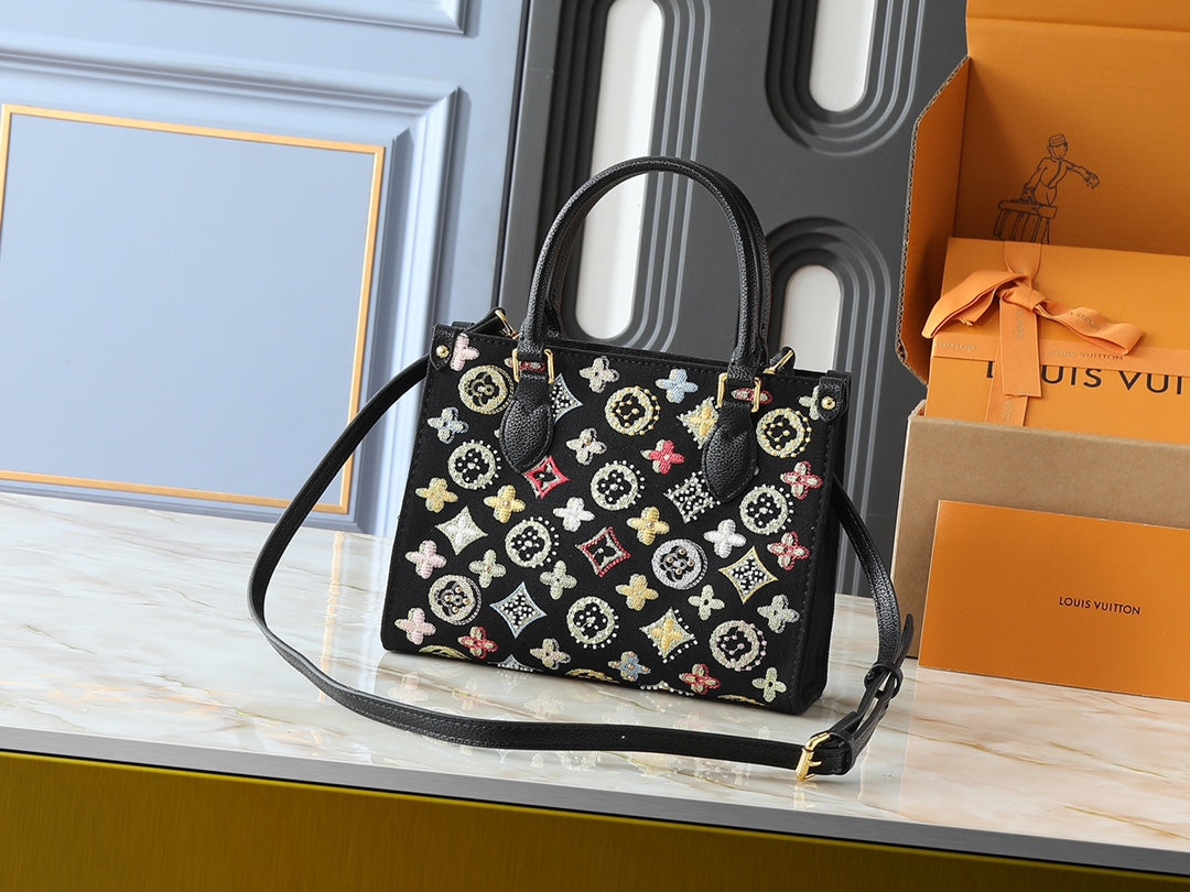 B1R15E22 Popular  genuine leather embroidered bag