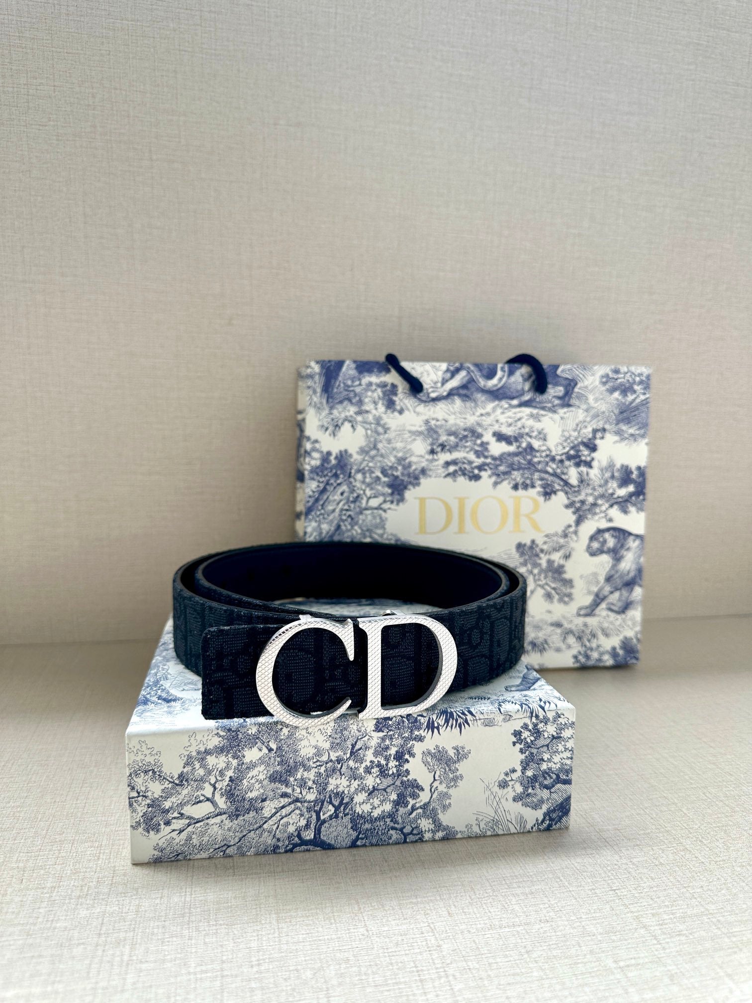 P1R55D197 Popular   High quality belt With full package