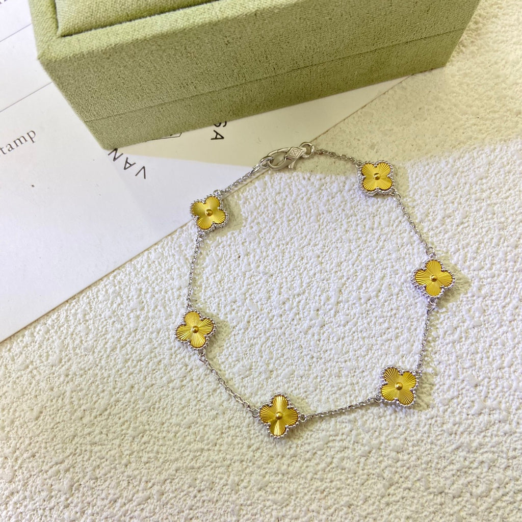 X5Q85VA271X Popular Necklaces. Bracelets. Earrings
